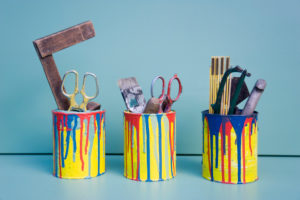 DIY organizing system in old paint cans DIY organizing system in old paint cans